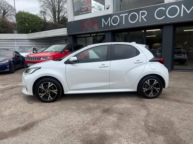 Toyota Yaris 1.5 Hybrid Design Cvt - Ftsh - One Owner - 202 AVI3301 White #3
