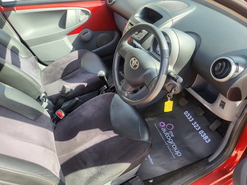 Toyota Aygo Vvt-i Ice SB11UPS Red #2