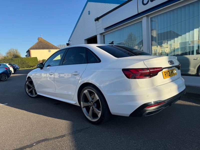 Audi A4 35 Tfsi Black Edition S Tronic - 2021 21 RY21HYF White #4