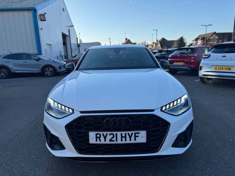 Audi A4 35 Tfsi Black Edition S Tronic - 2021 21 RY21HYF White #5
