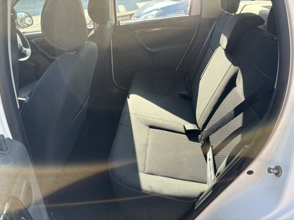 Dacia Duster 1.5 Laureate Dci White #5
