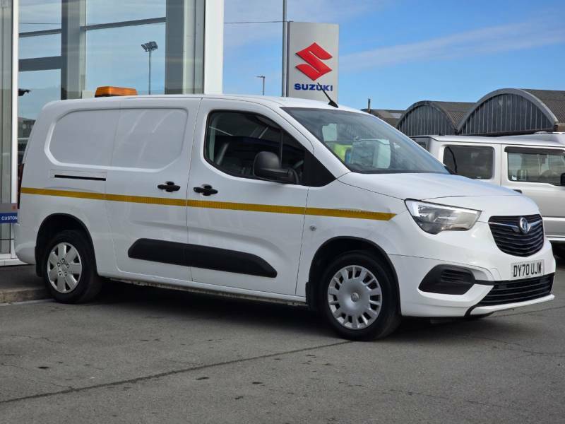 Vauxhall Combo 2300 1.5 Turbo D 100Ps H1 Sportive Van - 2020 70 DY70UJW White #2