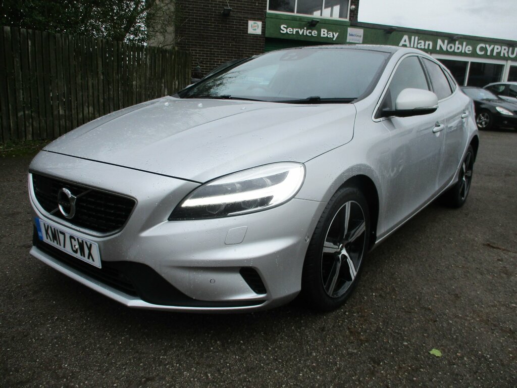 Volvo V40 2.0 T3 R-design Hatchback Euro 6 Silver