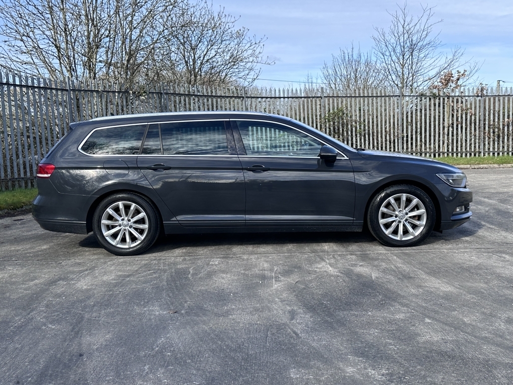 Volkswagen Passat 2.0 Se Business Tdi Bluemotion Technology YL65LVZ Grey #4