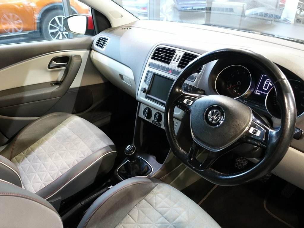 Volkswagen Polo 1.2L R-line Black