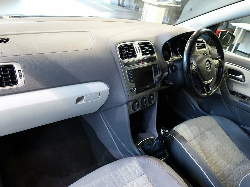 Volkswagen Polo 1.2L R-line Black #2