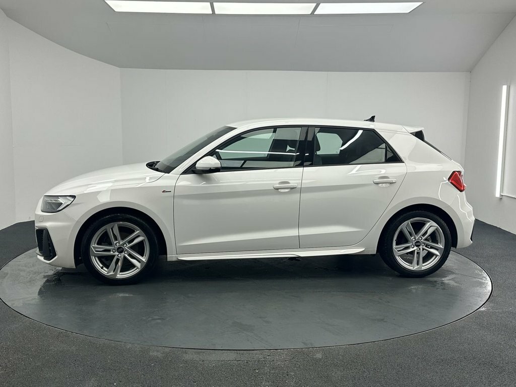 Audi A1 1L S Line PL72CVA White #6
