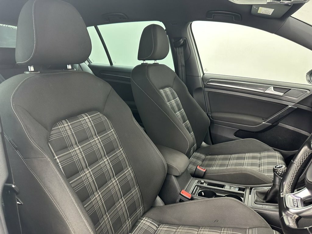 Volkswagen Golf 2L Gtd White #2