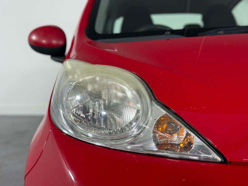 Peugeot 107 Hatchback 1.0 12V Urban Euro 4 200909 VO09NLF Red #2