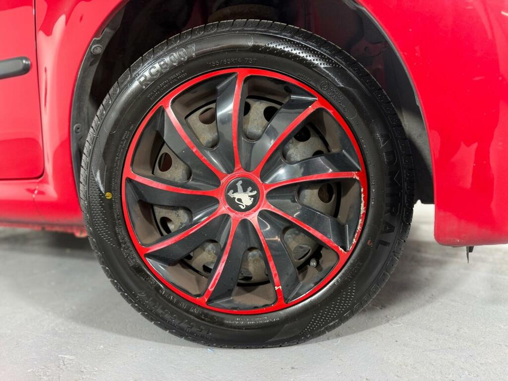 Peugeot 107 Hatchback 1.0 12V Urban Euro 4 200909 VO09NLF Red #4