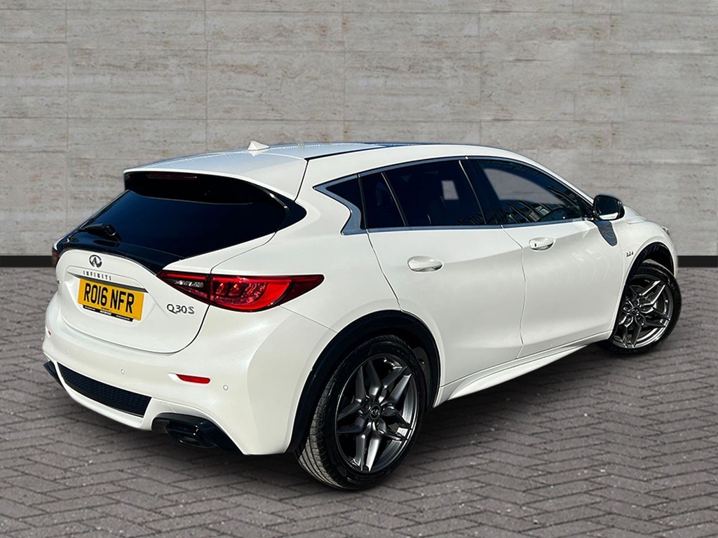 Infiniti Q30 Sport 2.2 Ulez Caz Free High Spec - Aut White #4