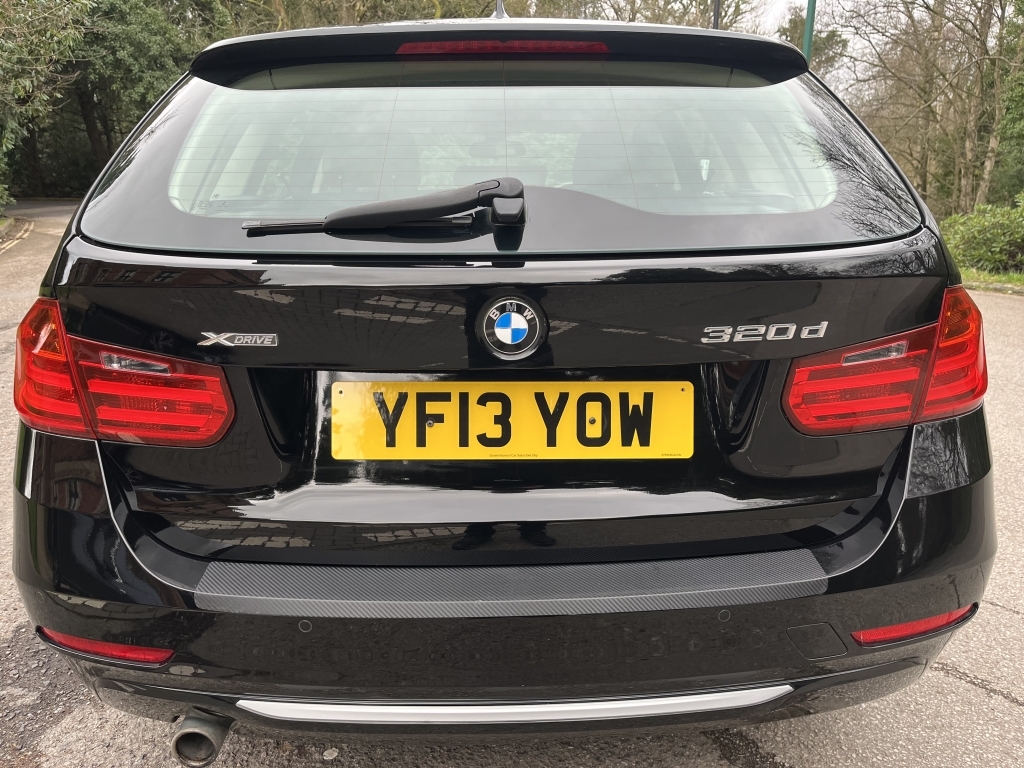 BMW 3 Series Estate YF13YOW Black #4