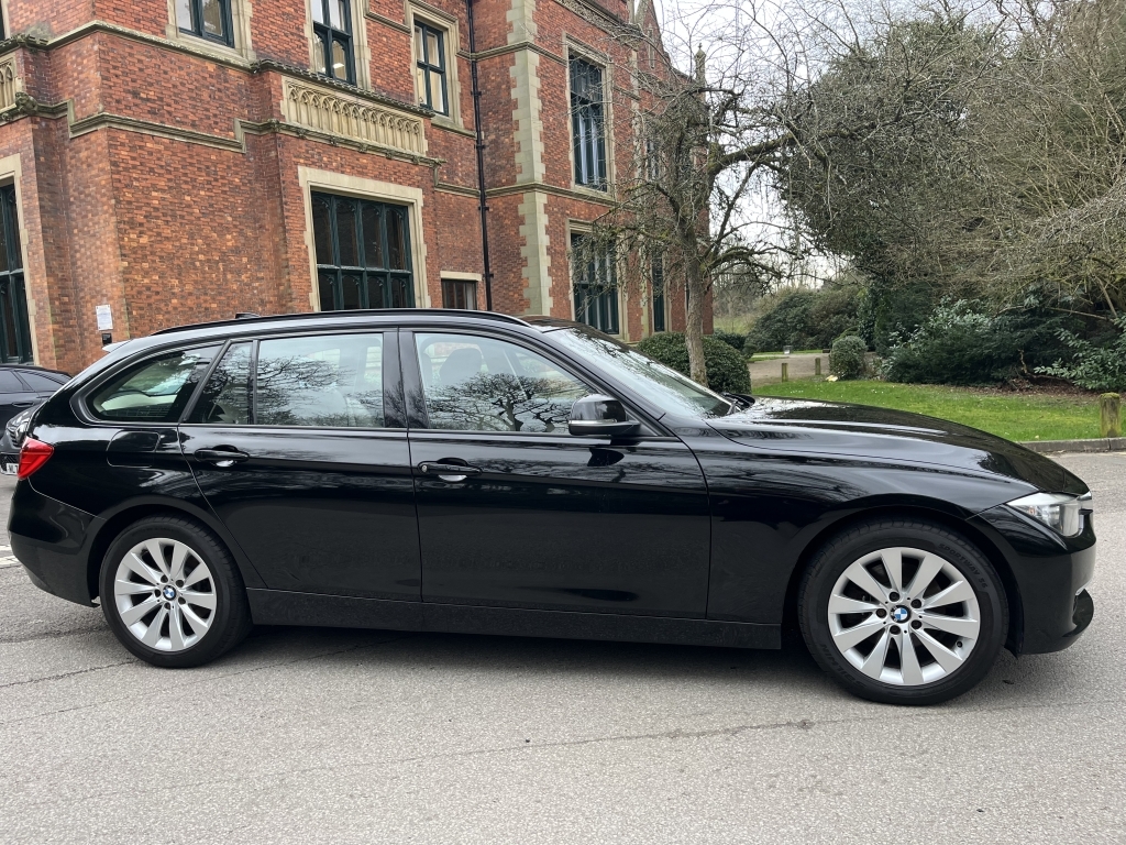 BMW 3 Series Estate YF13YOW Black #2