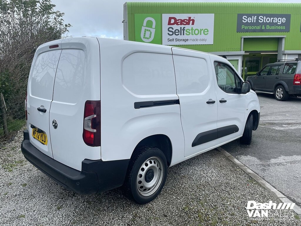 Vauxhall Combo Turbo D 2300 Dynamic WF72YLU White #6