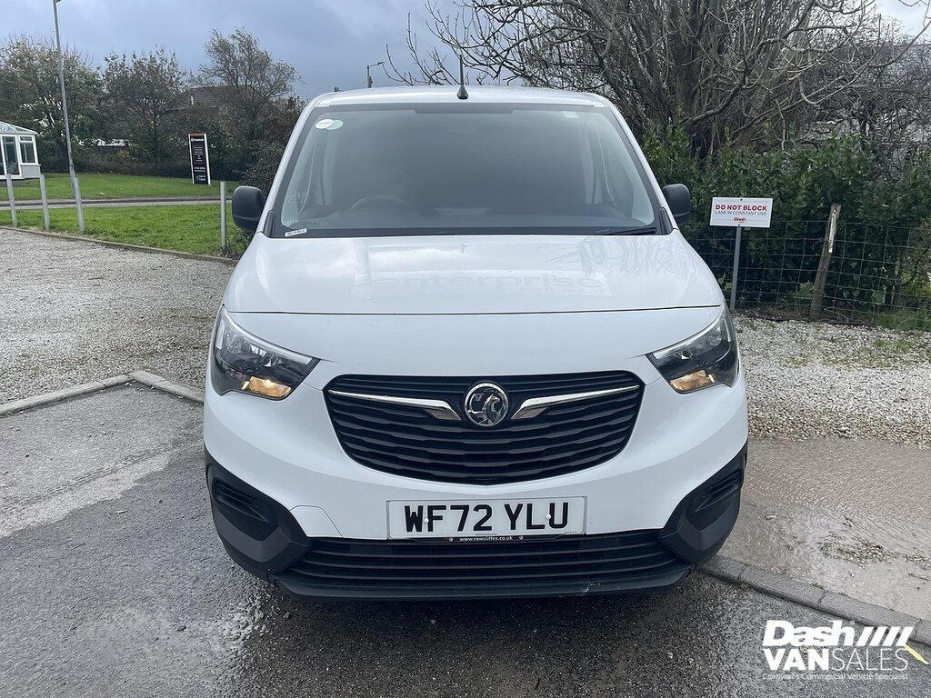 Vauxhall Combo Turbo D 2300 Dynamic WF72YLU White #2