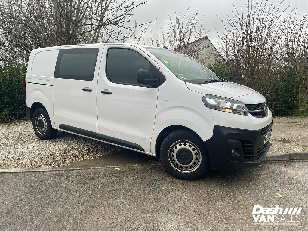 Vauxhall Vivaro Turbo D 3100 Dynamic White