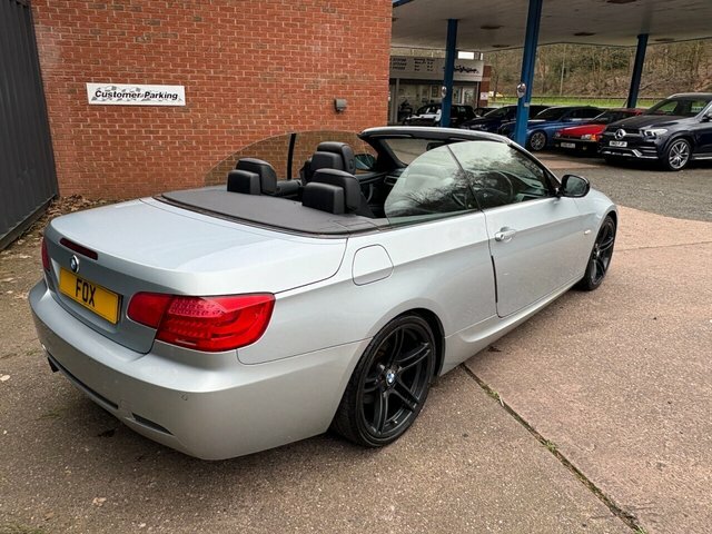 BMW 3 Series 2012 2.0 320I Sport Plus Edition Convertible P Blue #3