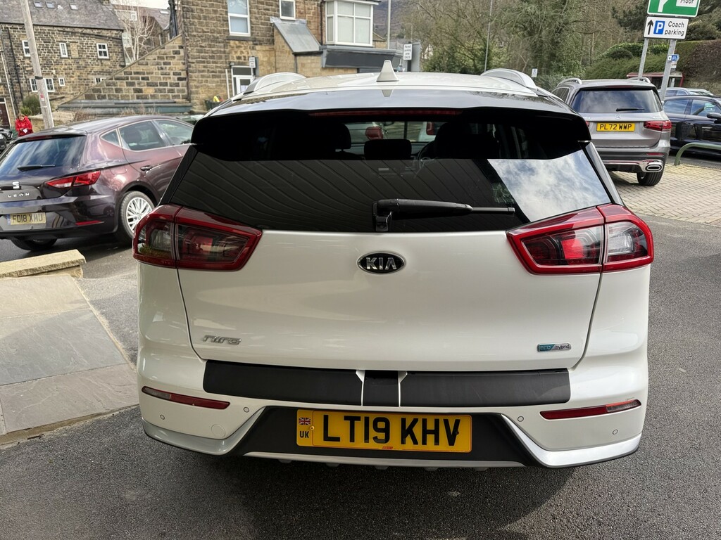 Kia Niro 1.6 H Gdi 3 201919 LT19KHV White #6
