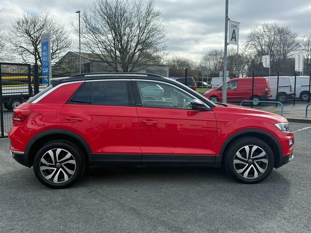 Volkswagen T-Roc 1.5 Tsi Evo Active Euro 6 Ss GF71WCU Red #4