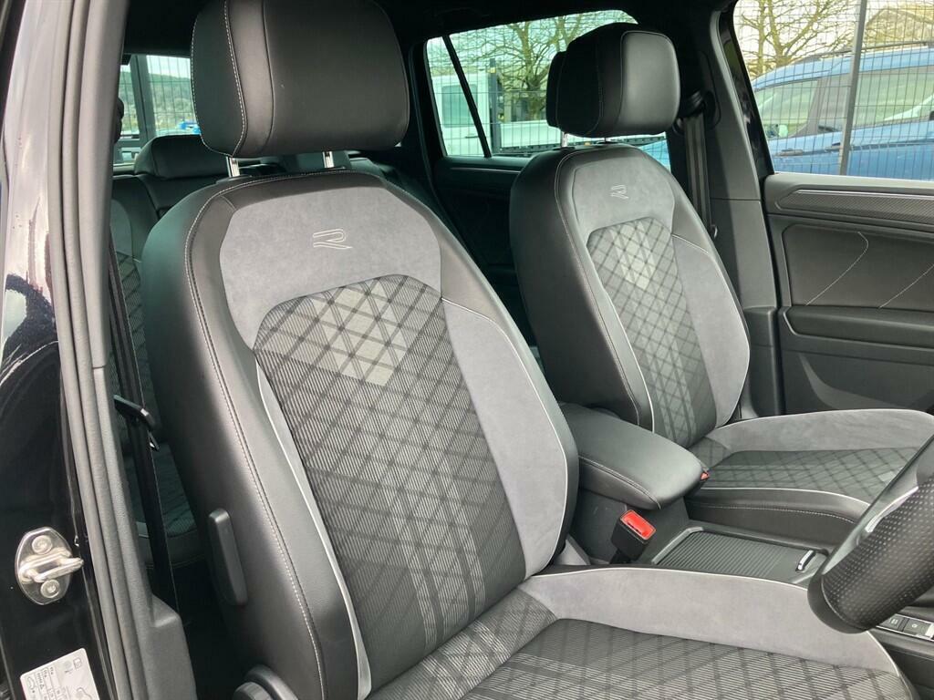 Volkswagen Tiguan 1.5 Tsi R-line Dsg Euro 6 Ss CK23DOH Black #2