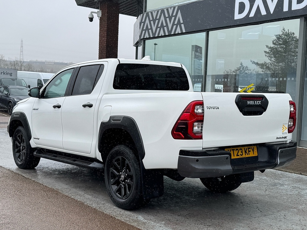 Toyota HILUX 2.8 D-4d Invincible X 204Ps 4Wd Euro 6 With Sat Na White #4