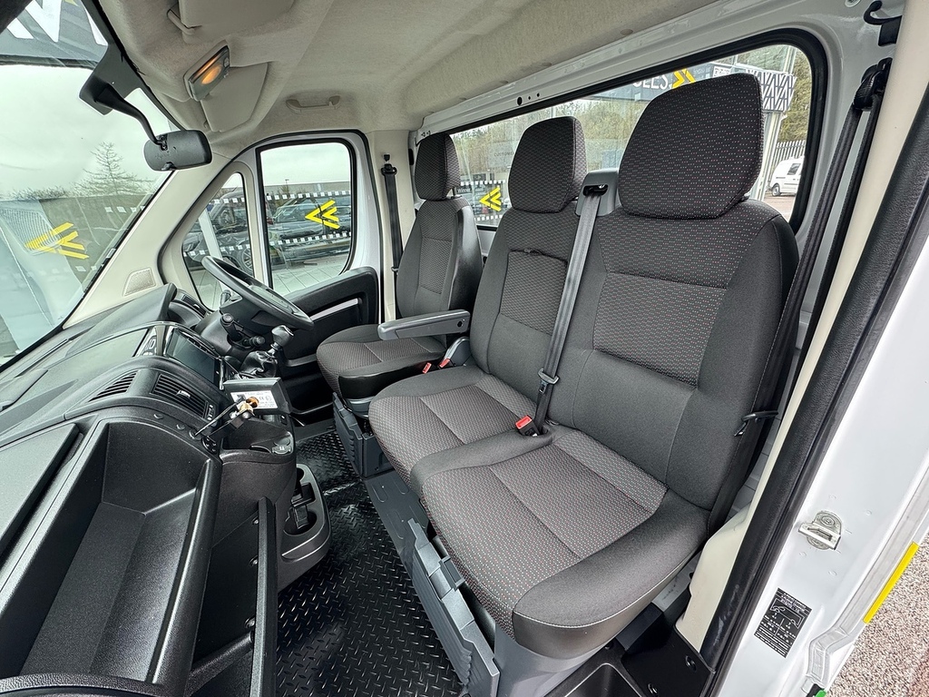 Peugeot Boxer 2.2 Bluehdi 140Ps 335 Professional Premium L2 Eu NV23HRJ White #5