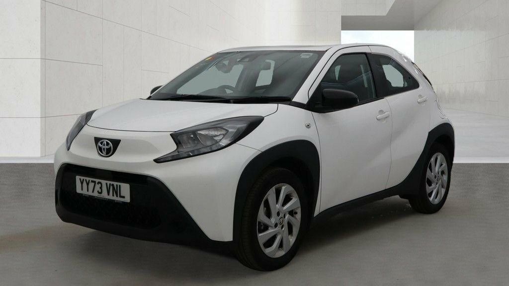 Toyota Aygo X 1L Pure YY73VNL White #2