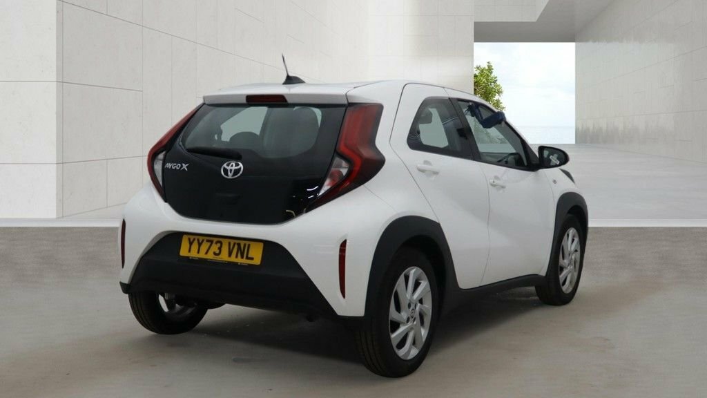 Toyota Aygo X 1L Pure YY73VNL White #4