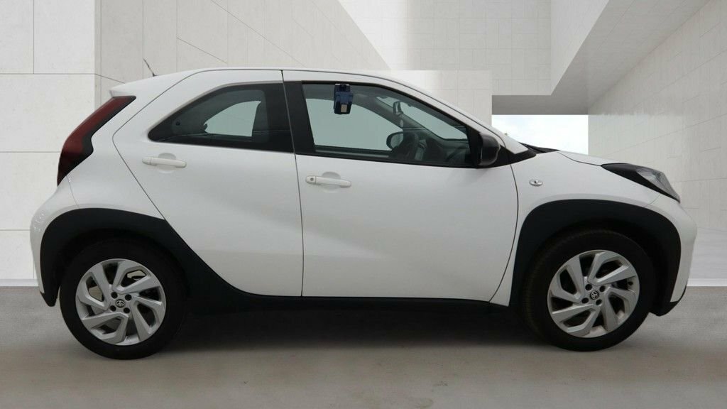 Toyota Aygo X 1L Pure YY73VNL White #5