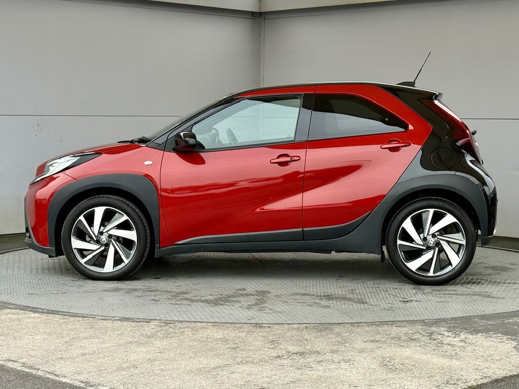 Toyota Aygo X 1.0 Vvt-i Exclusive Hatchback X-shift E BG72YDH Red #4