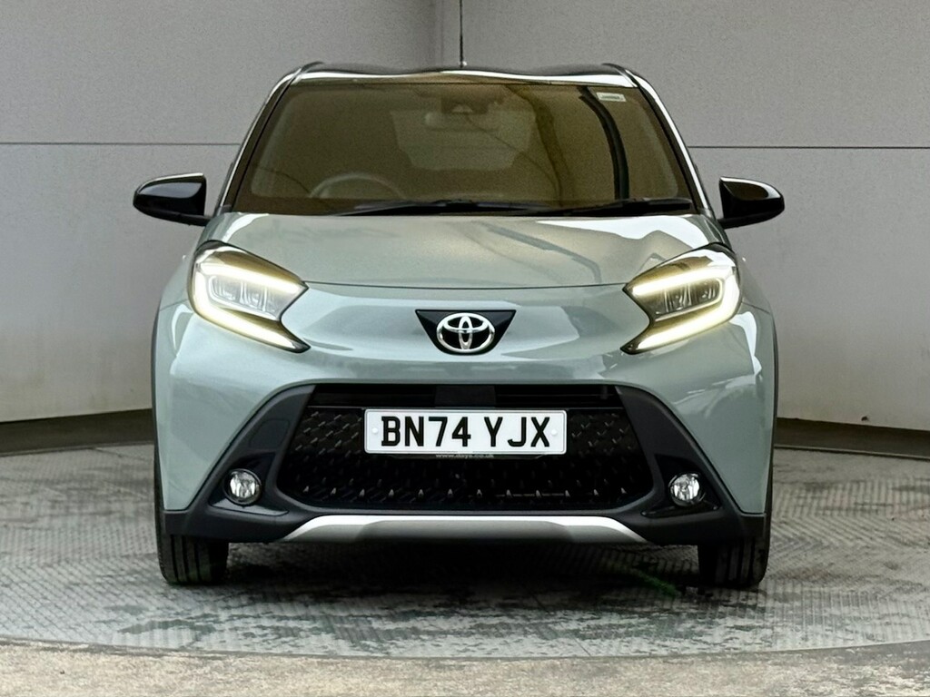 Toyota Aygo X 1.0 Vvt-i Exclusive Hatchback X-shift E BN74YJX Green #2