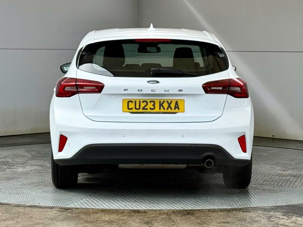 Ford Focus 1.0T Ecoboost Titanium Hatchback CU23KXA White #6