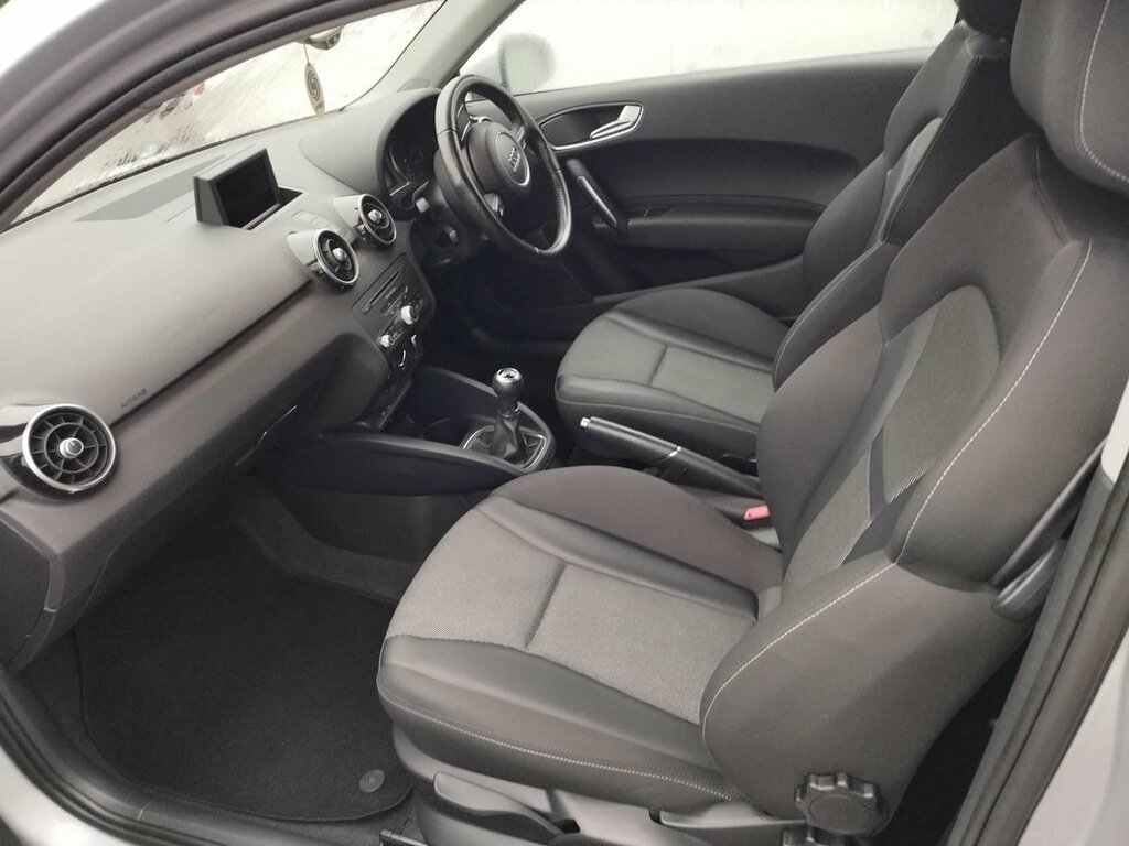 Audi A1 1.4 Tfsi Sport Euro 5 Ss YJ13XNW White #4