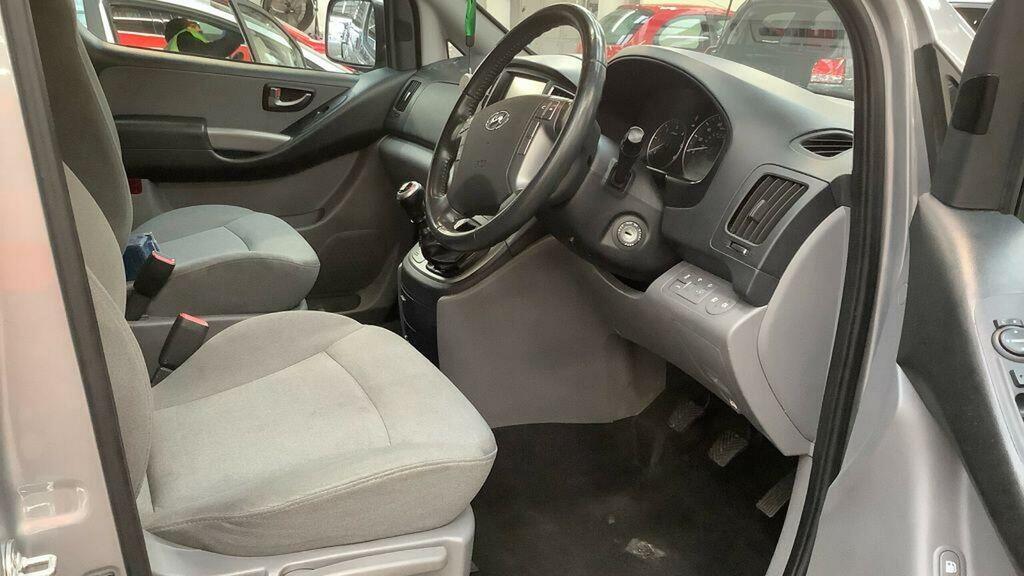 Hyundai I800 2.5 Crdi Se Nav Euro 6 EF19JNN Silver #3