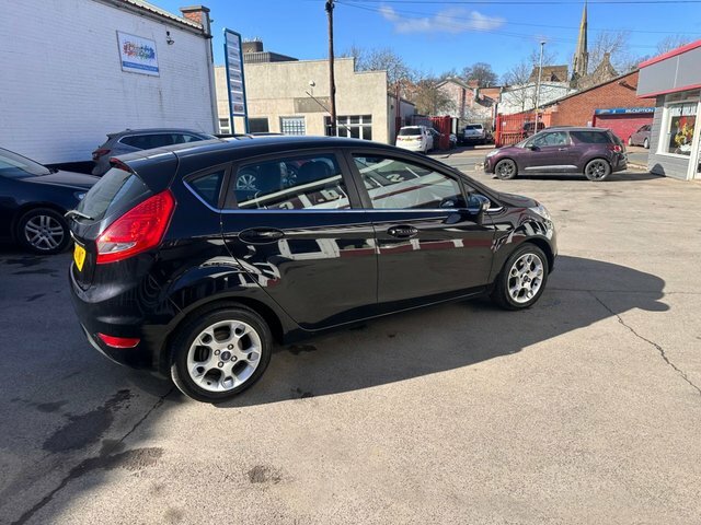 Ford Fiesta 1.25 Zetec Hatchback 129 G Km 8 EJ12NNO Black #3