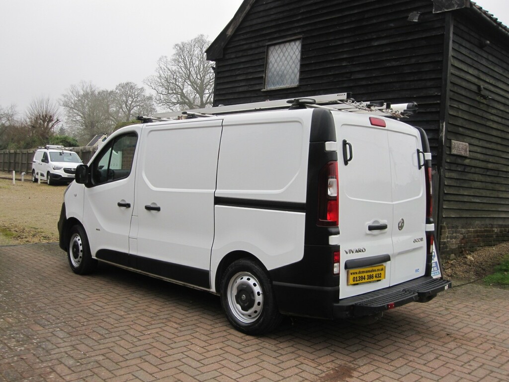Vauxhall Vivaro 1.6 Cdti 2900 Ecoflex 2017 FP17TGU White #4