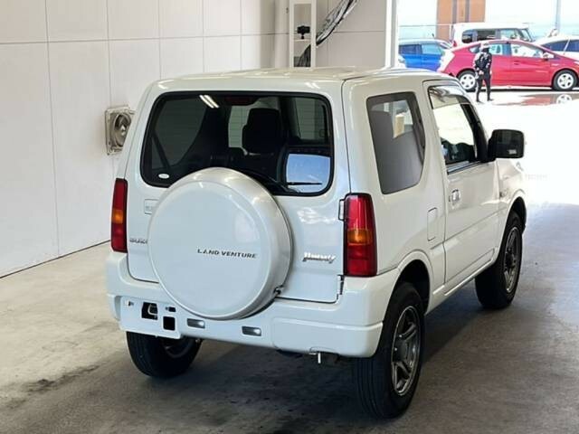 Suzuki Jimny Suv 660Cc Adventure Turbo 4X4 - Jdm 201515 White #2