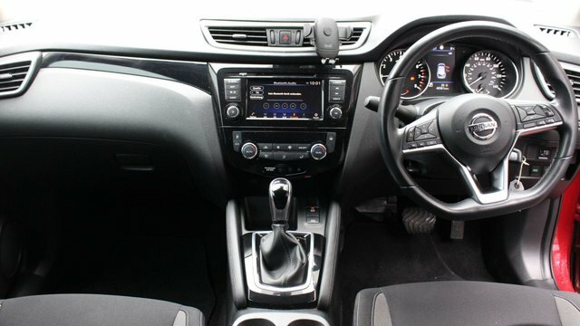 Nissan Qashqai Dig-t Acenta Premium Suv FL21HOH Red #2