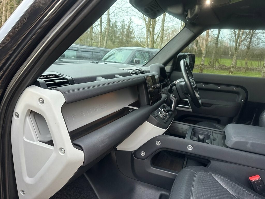 Land Rover Defender 90 3L X-dynamic Se EY23VMT Black #4