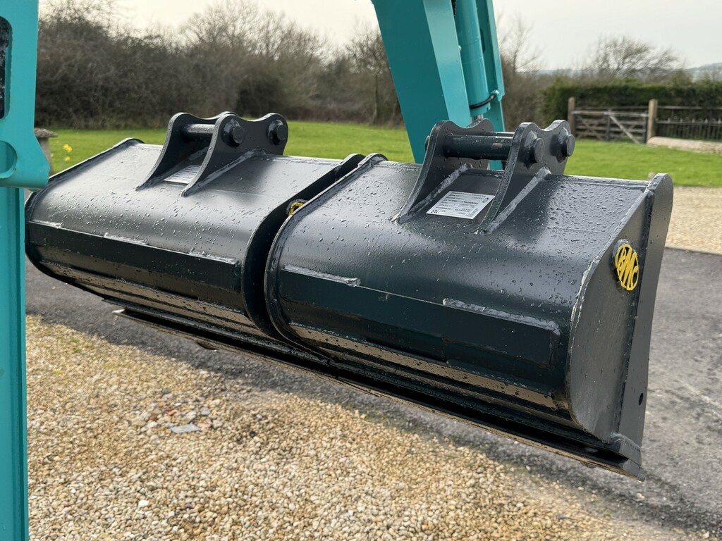 Ford Transit Custom Kobelco Sk19 Mini Excavator Cab Digger Blue