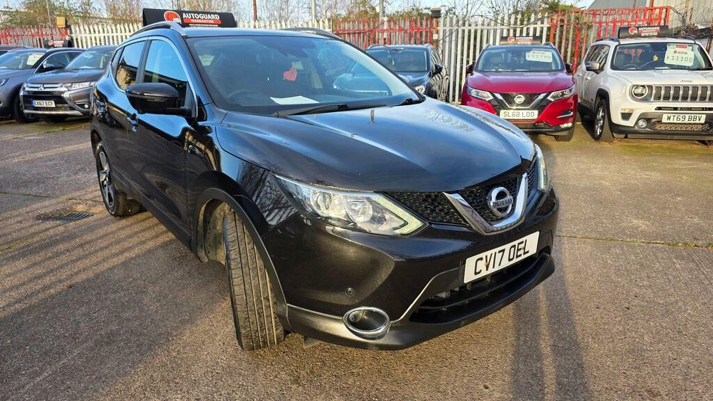 Nissan Qashqai 1.5 Dci N-connecta 2Wd Euro 6 Ss CV17OEL Black #2