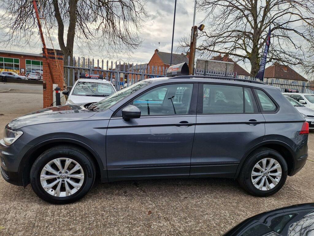 Volkswagen Tiguan 2.0 Tdi S 4Motion Euro 6 Ss GR04CHM Grey #2