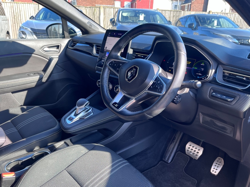 Renault Captur 1.6 E-tech Full Hybrid 145 Engineered EG24HGK Black #6