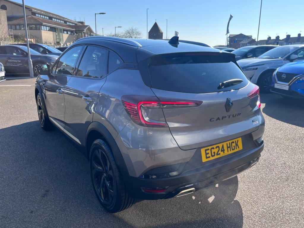 Renault Captur 1.6 E-tech Full Hybrid 145 Engineered EG24HGK Black #2