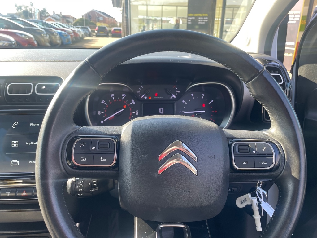 Citroen C3 Aircross 1.2 Puretech 110 Shine DG22SRV White #6