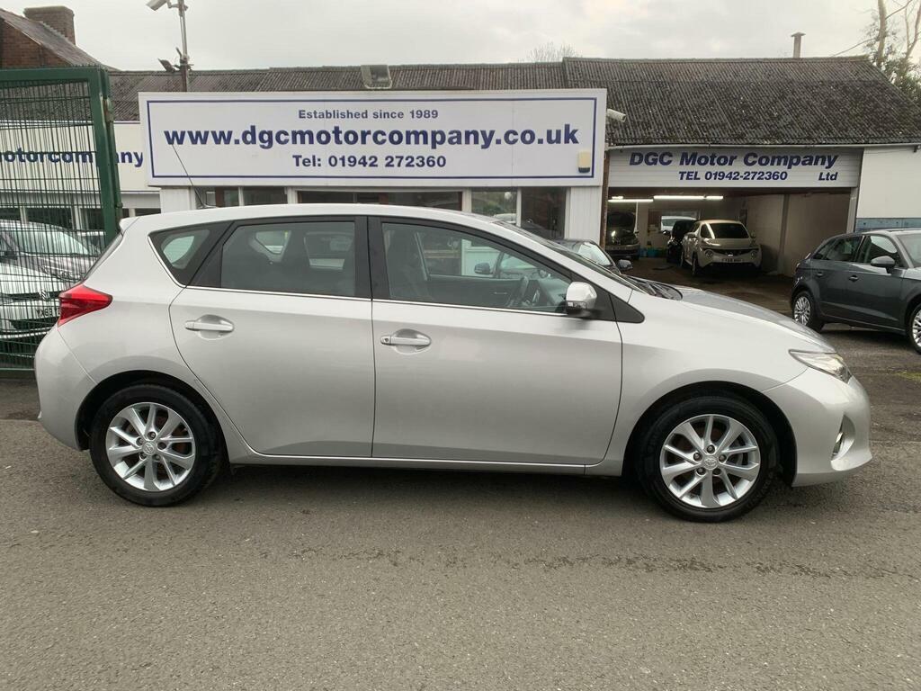 Toyota Auris 1.6 V-matic Icon Euro 5 Silver #4