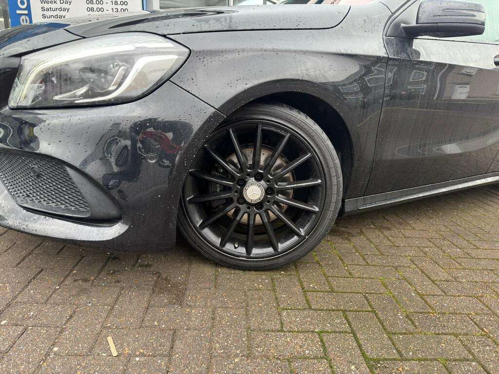 Mercedes-Benz A Class 200 D Amg Line Premium KR66TKV Black #2