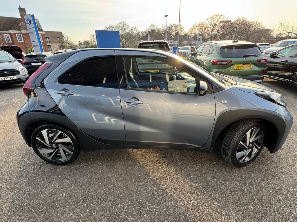 Toyota Aygo X 1.0 Vvt-i Edge Hatchback X-shift Euro 6 GU24ZPL Grey #2