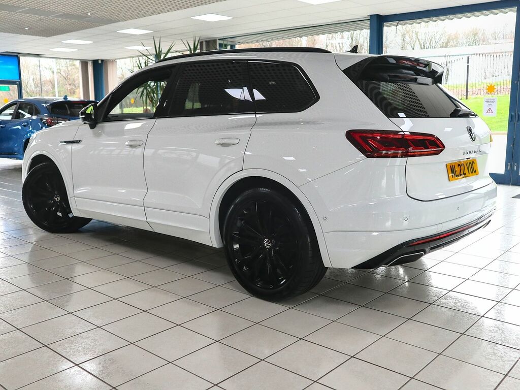 Volkswagen Touareg 3.0 Black Edition Tdi V6 Tiptronic 4Motion ML22VOC White #2