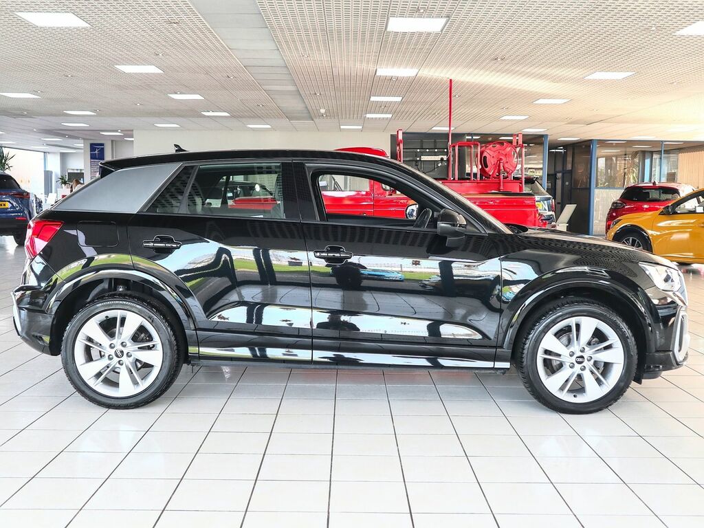 Audi Q2 1.0 S Line 30 Tfsi DF21AYN Black #6